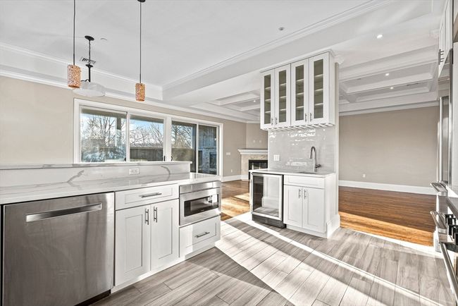 III - 846 Main St, Condo with 3 bedrooms, 3 bathrooms and null parking in Winchester MA | Image 4