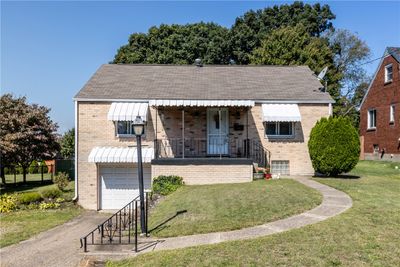 220 Sunset Dr, House other with 3 bedrooms, 1 bathrooms and 1 parking in Lower Burrell PA | Image 2