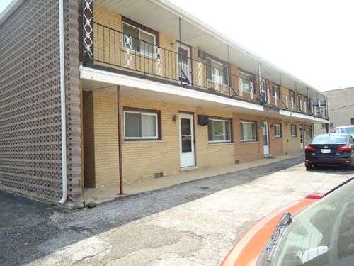 apt-7-8817 Roberts Rd, Hickory Hills, IL, 60457-1565 | Card Image