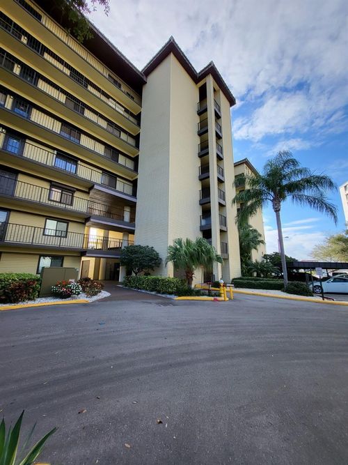 208-650 Island Way, CLEARWATER BEACH, FL, 33767-1952 | Card Image