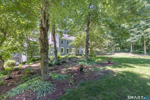 17 Sweet Meadow Rd, Newtown, CT, 06470-1930 | Card Image