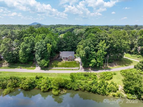 132 General Pemberton St, Stanley, NC, 28164-2202 | Card Image