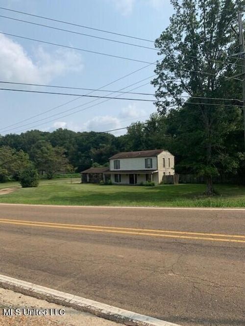 3049 Pleasant Hill Rd, Nesbit, MS, 38651-9445 | Card Image