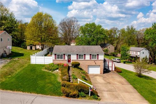 109 Shadeland Dr, Brighton Twp, PA, 15009-1047 | Card Image