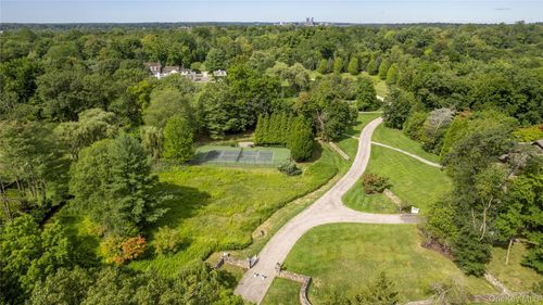 10 Meadow Ln, Purchase, NY, 10577-2511 | Card Image