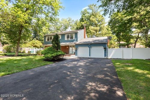 8 Garfield Ct, North Brunswick, NJ, 08902-1006 | Card Image