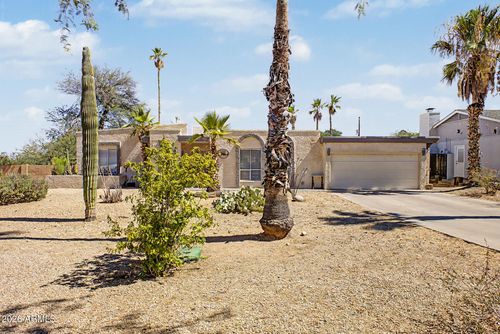 1132 E Village Circle Dr N, Phoenix, AZ, 85022-4813 | Card Image