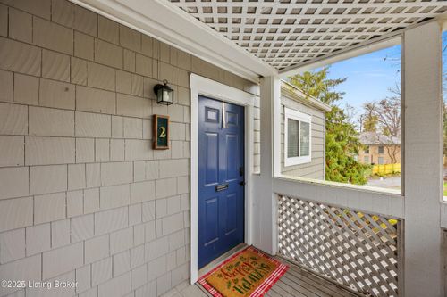2 Lake Ave, Louisville, KY, 40206-3302 | Card Image