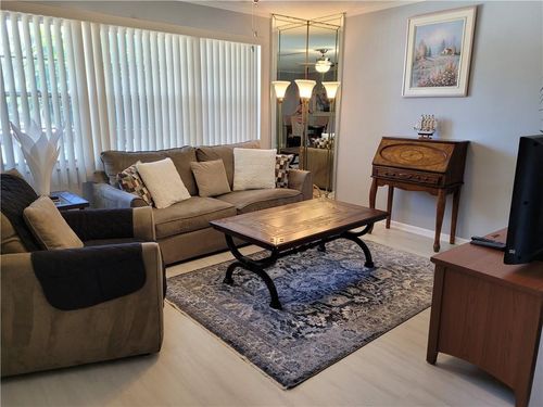 apt-j2-4302 Martinique Cir, Coconut Creek, FL, 33066-1422 | Card Image