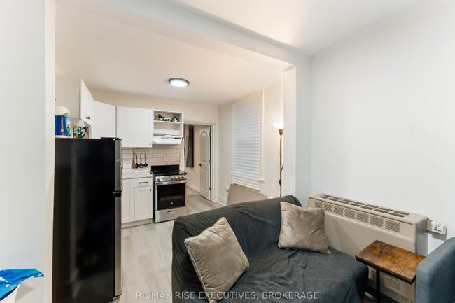 247 Queen St, Home with 5 bedrooms, 2 bathrooms and null parking in Kingston ON | Image 4