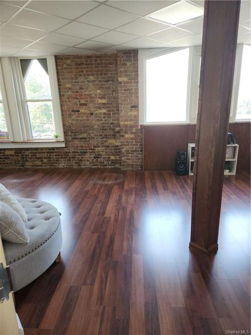 ste-202-2 Lake St, Monroe, NY, 10950-3543 | Card Image