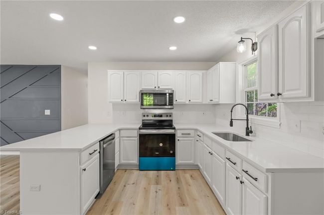 1567 Pineland Dr, House other with 3 bedrooms, 2 bathrooms and null parking in Kernersville NC | Image 12