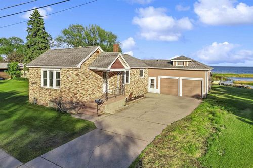 103 W Bay Shore Street, Marinette, WI, 54143 | Card Image