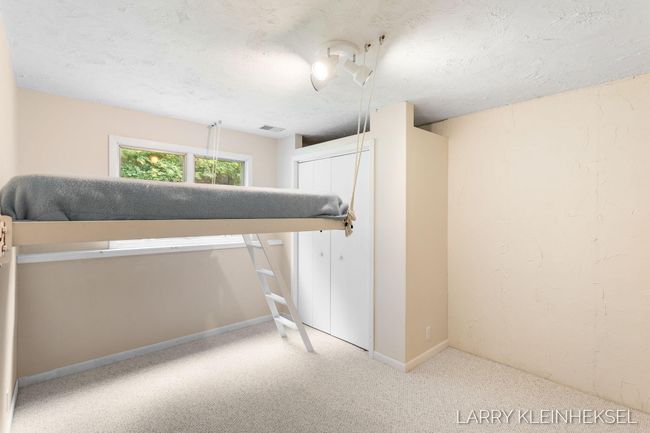 569 Appletree Dr, Condo with 3 bedrooms, 2 bathrooms and null parking in Holland MI | Image 29