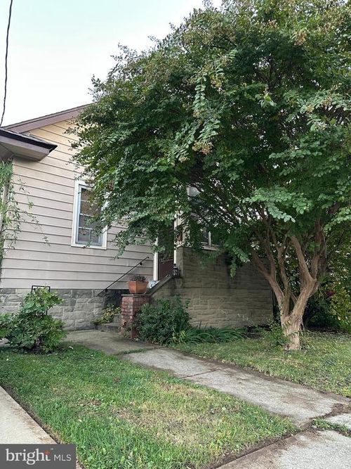 210 Carlisle Rd, AUDUBON, NJ, 08106-1212 | Card Image