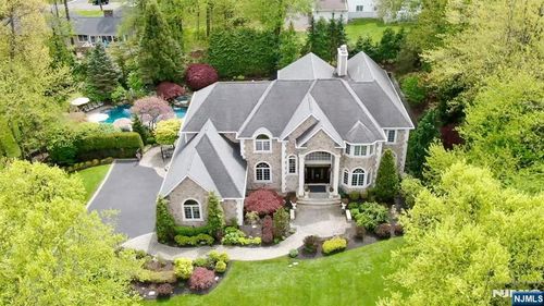 457 Devonshire Dr, Franklin Lakes, NJ, 07417-3013 | Card Image