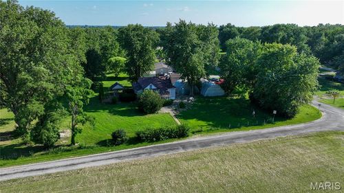 108 E 14th St, Staunton, IL, 62088-2646 | Card Image