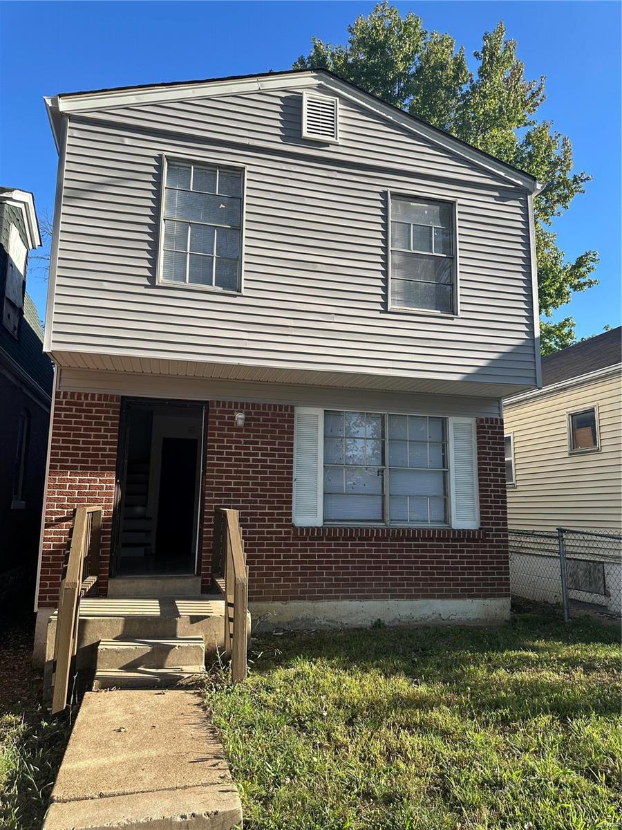 Claxton Ave, Saint Louis, MO 63120