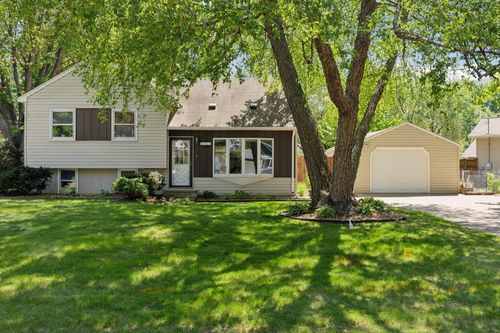 2069 Cedar Dr, New Brighton, MN, 55112-5239 | Card Image