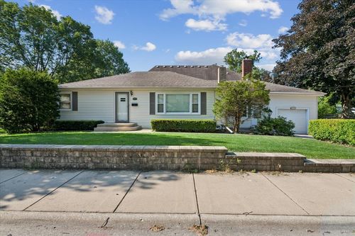 110 W 12th Ave, Naperville, IL, 60563-2616 | Card Image