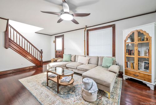 25 Jersey Ave, Suffern, NY, 10901-5935 | Card Image