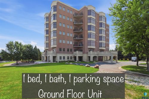2908 W 37th Cir Circle, Sioux Falls, SD, 57105 | Card Image