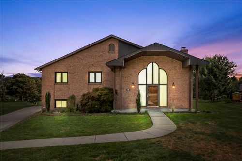 51 Roseanne Cir, Irwin, PA, 15642-7826 | Card Image