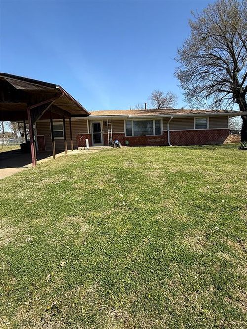 209 S 2nd Ave, Stroud, OK, 74079-4643 | Card Image