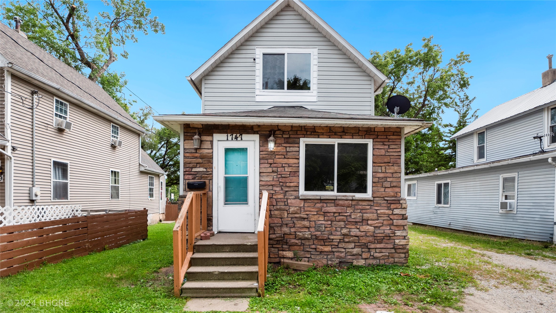 Des Moines St, Des Moines, IA 50316