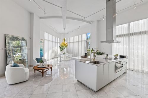 apt-101-2001 Meridian Ave, Miami Beach, FL, 33139-1535 | Card Image