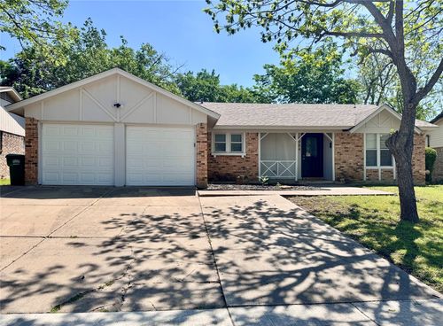 6904 Bennington Dr, Watauga, TX, 76148-1903 | Card Image
