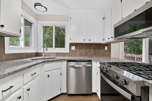 30 Paxton Ter, Nashua, NH, 03064-2541 | Card Image