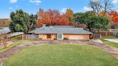 1015 Western Hills Dr, Sherman, TX, 75092-5223 | Card Image