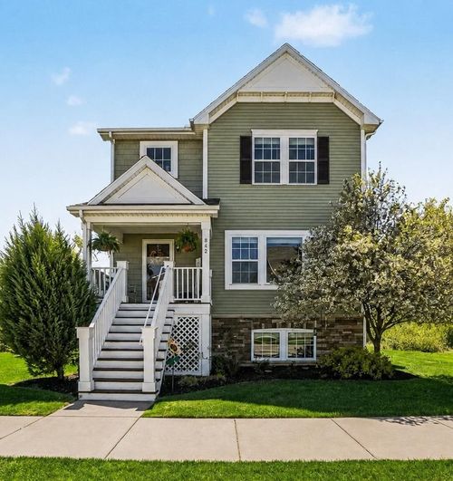 842 Winchester St, Holland, MI, 49423-8505 | Card Image