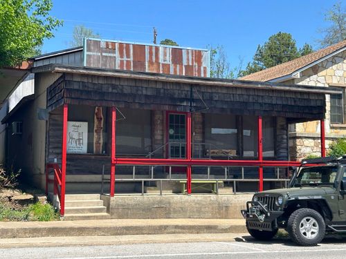 214 E Main St, Hardy, AR, 72542-9028 | Card Image