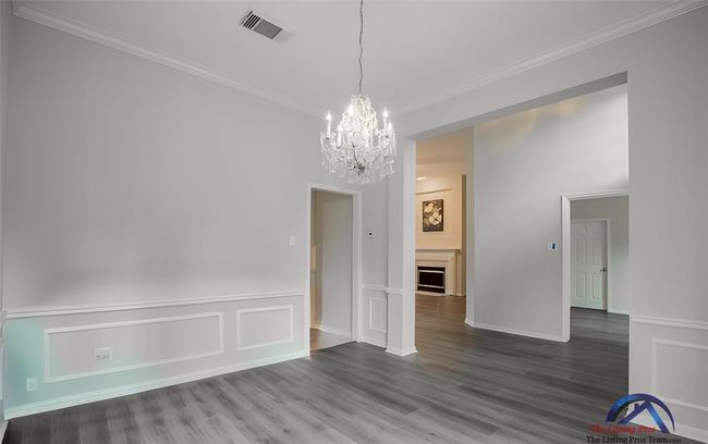 Formal dining room | Image 16