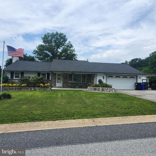 992 Pheasant Run Dr, GAP, PA, 17527-9557 | Card Image