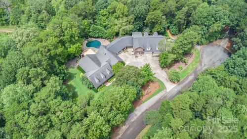 3251 Van Tassel Dr, Concord, NC, 28025-9327 | Card Image