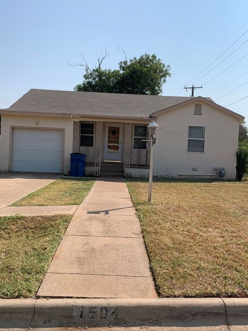1504 Mccaulley St, Sweetwater, TX, 79556-2428 | Card Image