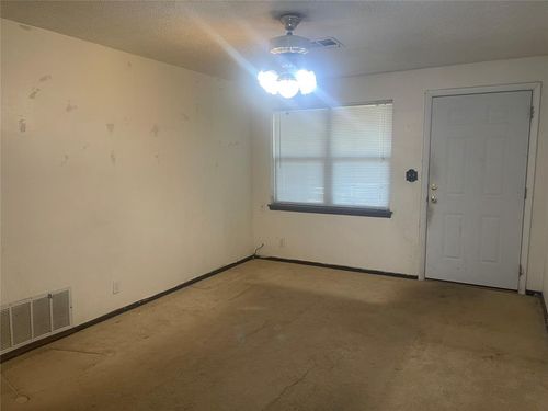 5016 S By Pass Ter, Oklahoma City, OK, 73119-4228 | Card Image