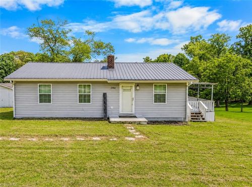 286 Smith Ln, Mount Airy, NC, 27030-8098 | Card Image