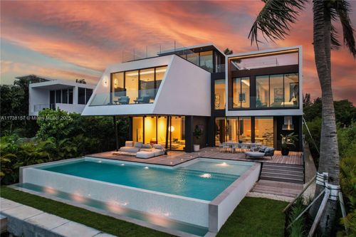 1369 N Venetian Way, Miami Beach, FL, 33139-1139 | Card Image