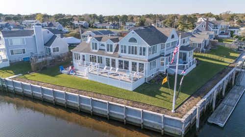 18 Wendy Way, West Dennis, MA, 02670-2934 | Card Image