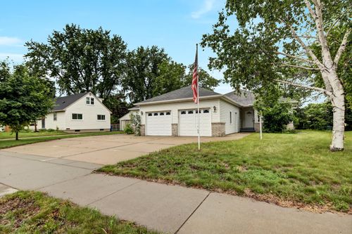 727 30th Ave N, Saint Cloud, MN, 56303-3144 | Card Image