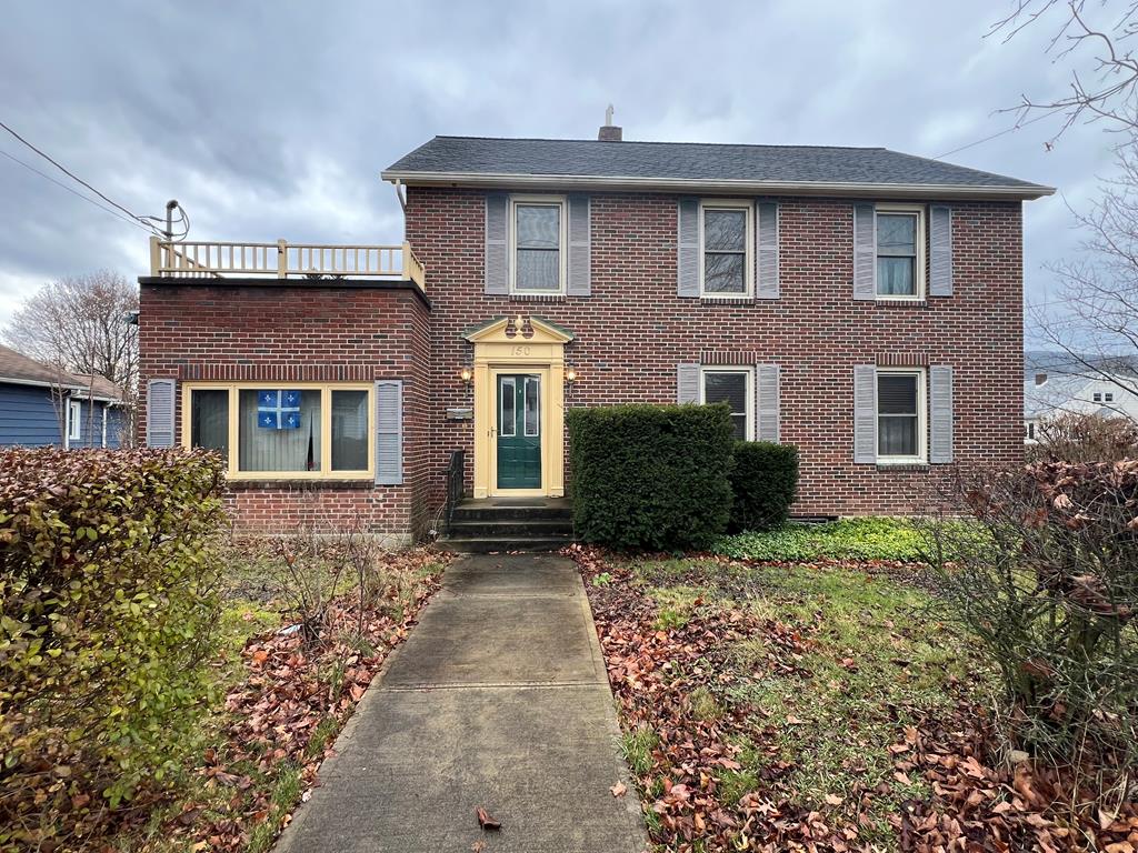 Seneca St, Corning, NY 14830