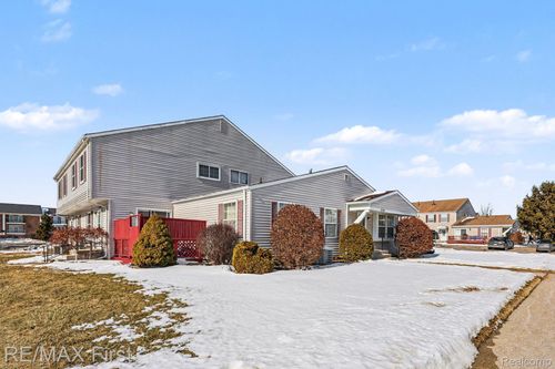 28299 Raleigh Crescent Dr, Chesterfield, MI, 48051-2304 | Card Image