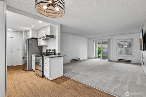 a102-8823 Holly Dr, Everett, WA, 98208-1810 | Card Image