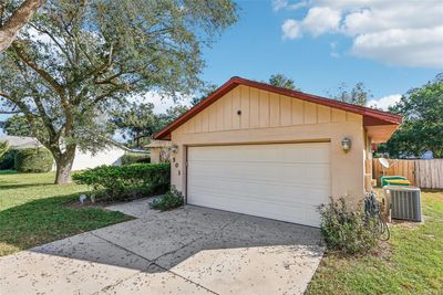 501 Cherry Tree Street, House other with 3 bedrooms, 2 bathrooms and null parking in Eustis FL | Image 3