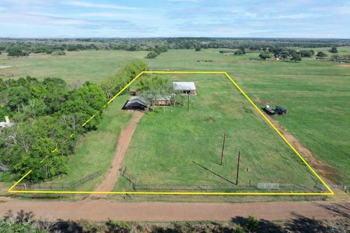 1055 County Road 214, Weimar, TX, 78962-3638 | Card Image