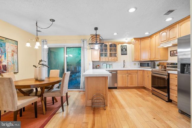 12130 Captiva Ct, Townhouse with 2 bedrooms, 3 bathrooms and null parking in RESTON VA | Image 7